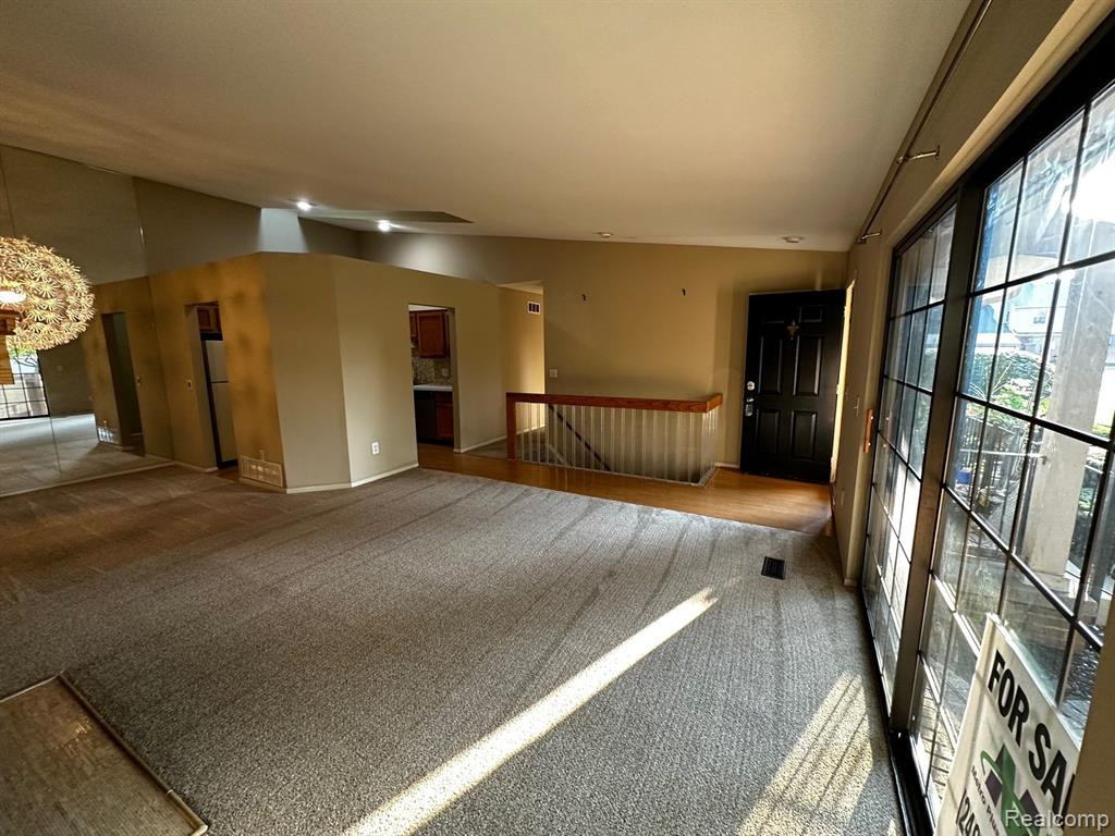 22214 PONDVIEW, Novi, MI — Photo 8