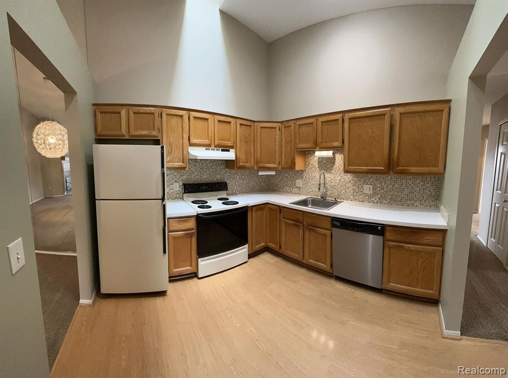 22214 PONDVIEW, Novi, MI — Photo 14
