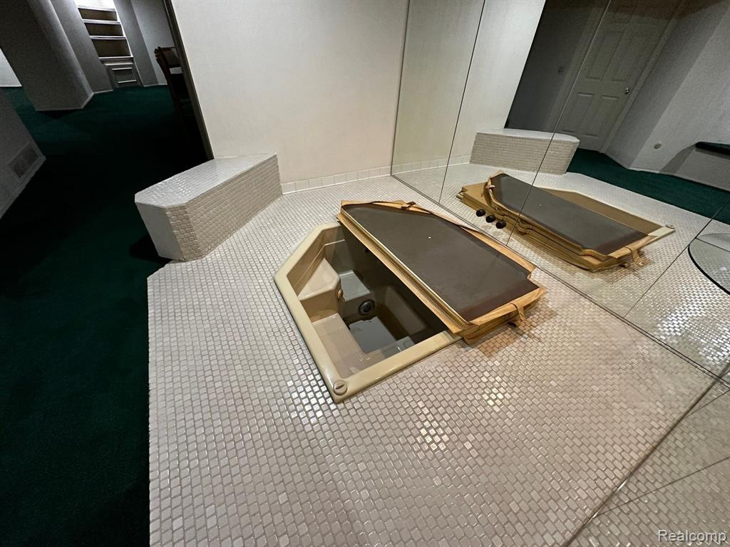 22214 PONDVIEW, Novi, MI — Photo 25