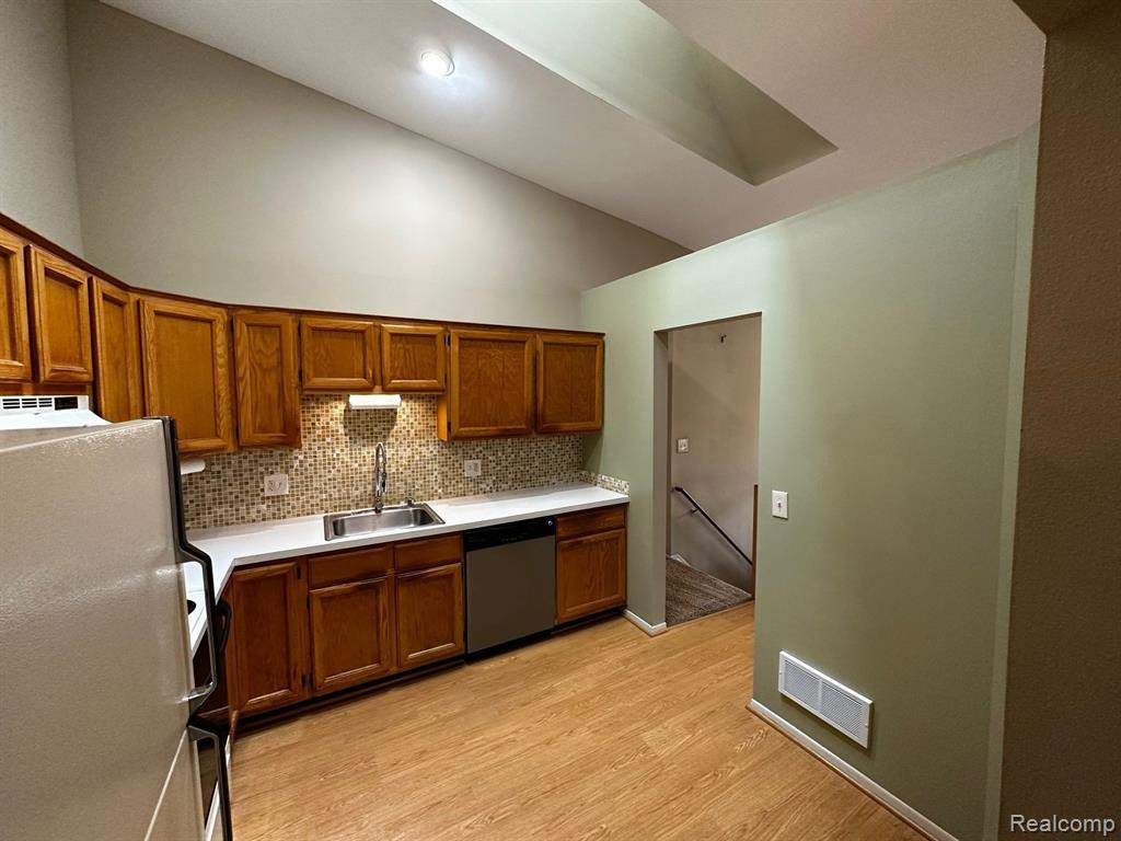 22214 PONDVIEW, Novi, MI — Photo 44