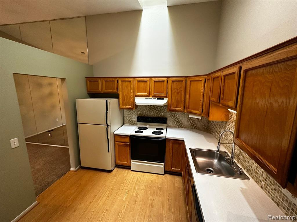 22214 PONDVIEW, Novi, MI — Photo 47
