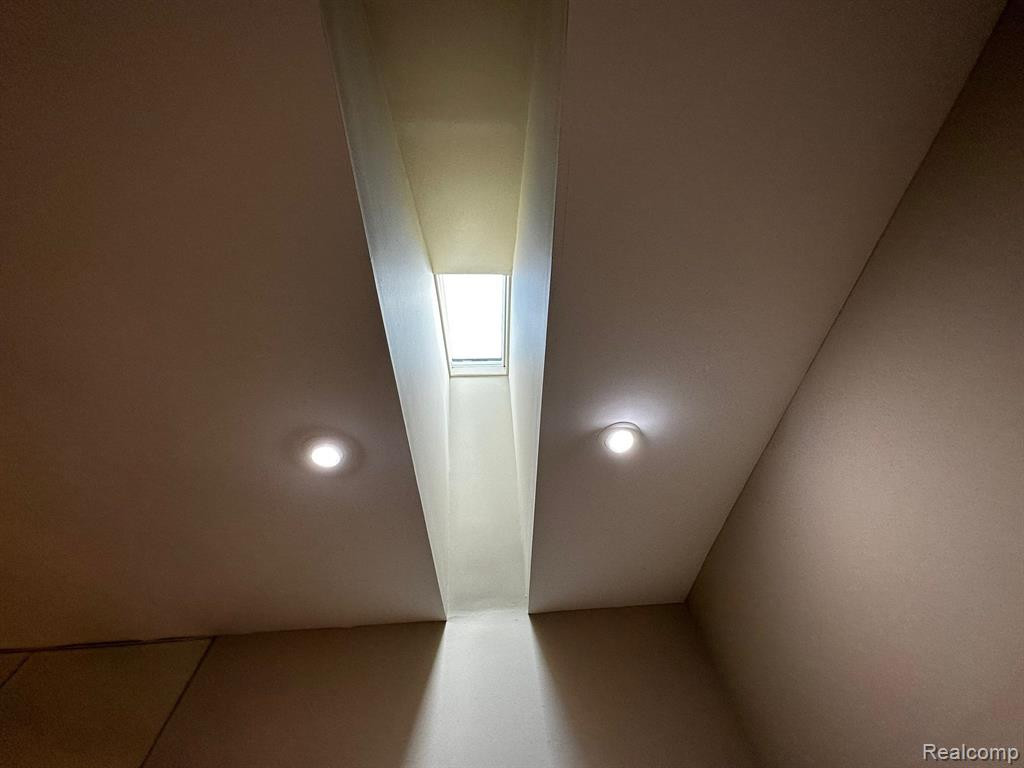 22214 PONDVIEW, Novi, MI — Photo 49