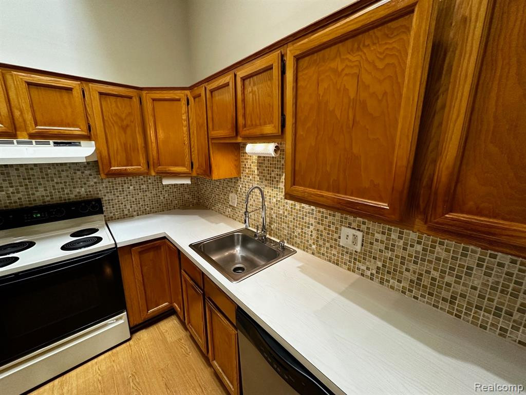 22214 PONDVIEW, Novi, MI — Photo 50