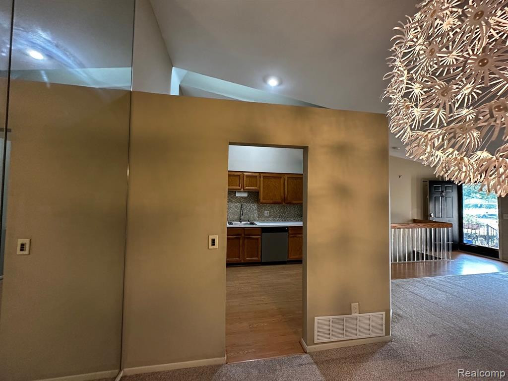 22214 PONDVIEW, Novi, MI — Photo 67