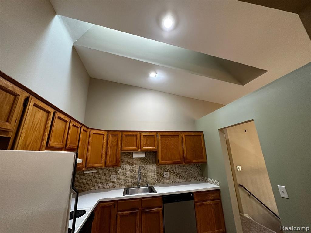 22214 PONDVIEW, Novi, MI — Photo 68