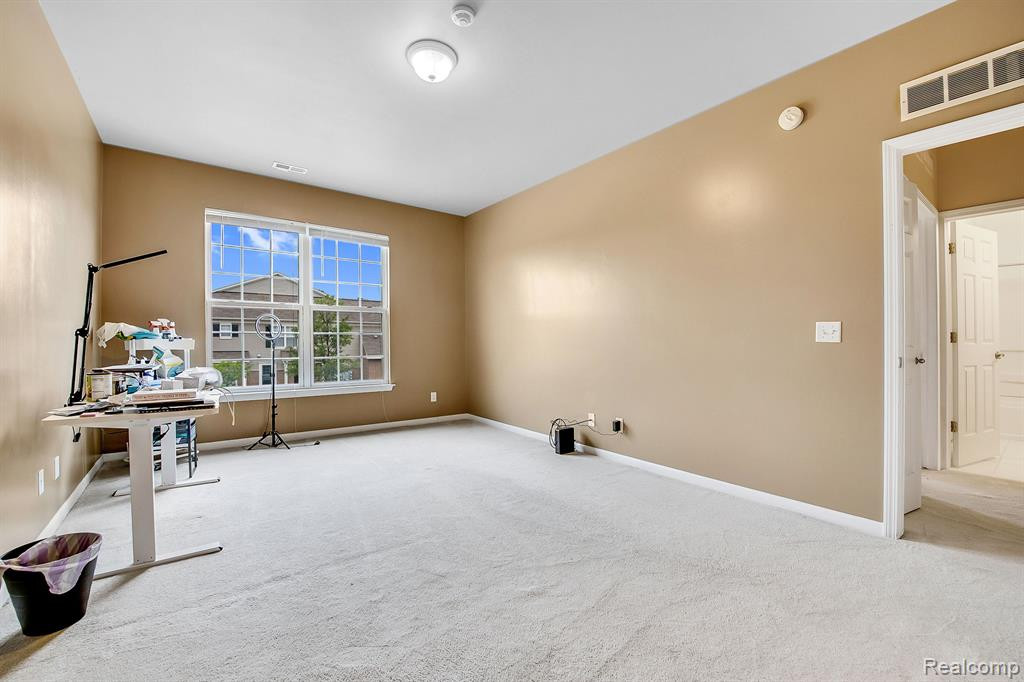 2413 KNOLLWOOD Drive, Canton, MI 48188 — Photo 16