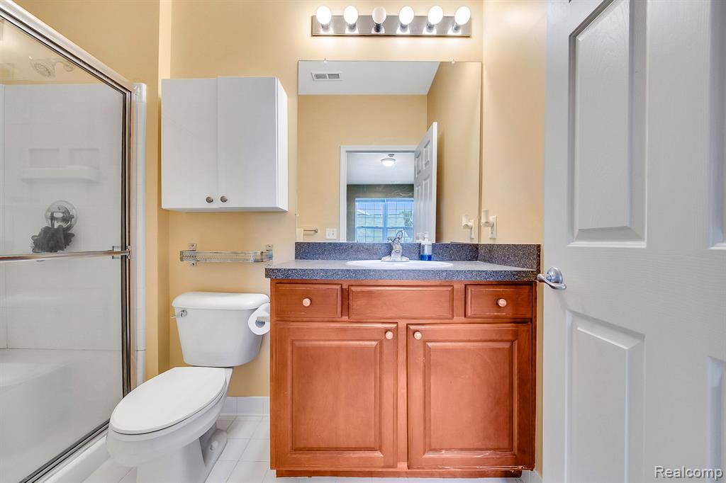 2413 KNOLLWOOD Drive, Canton, MI 48188 — Photo 17