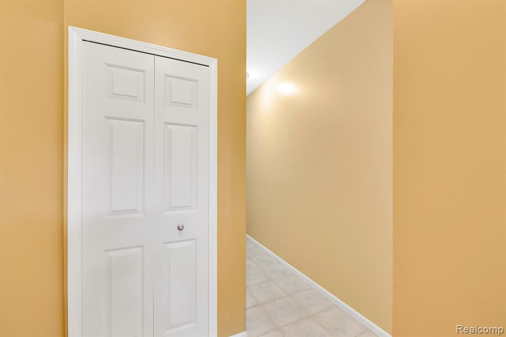 2413 KNOLLWOOD Drive, Canton, MI 48188 — Photo 19