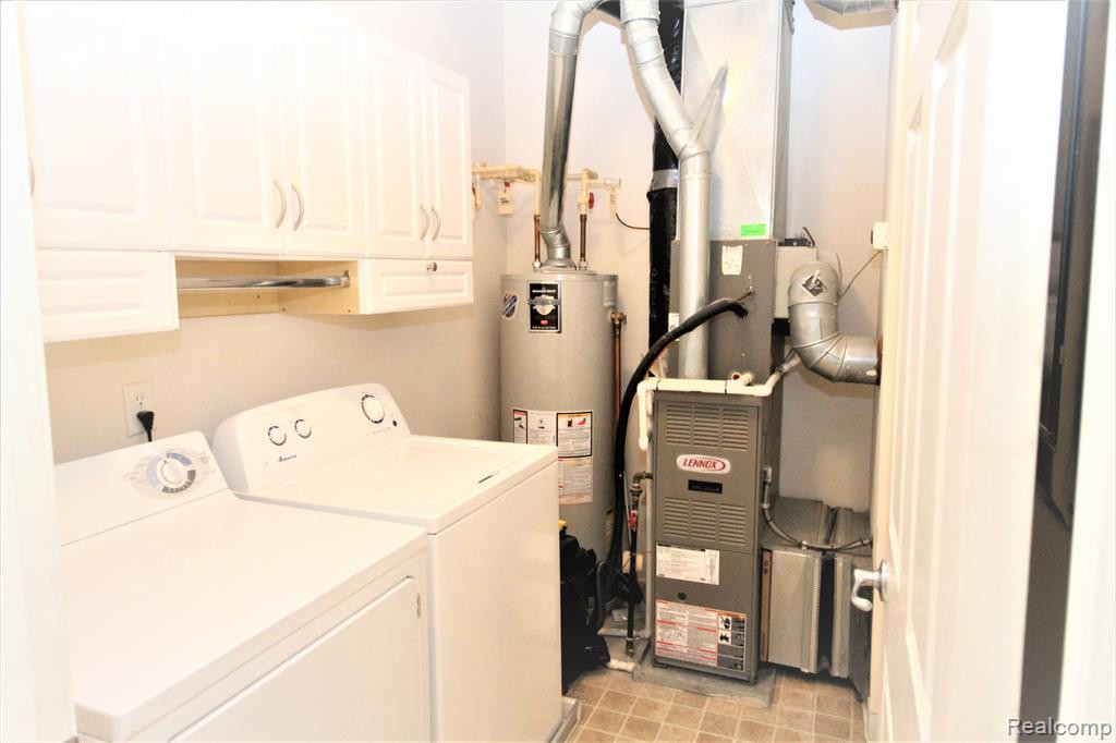 2413 KNOLLWOOD Drive, Canton, MI 48188 — Photo 22