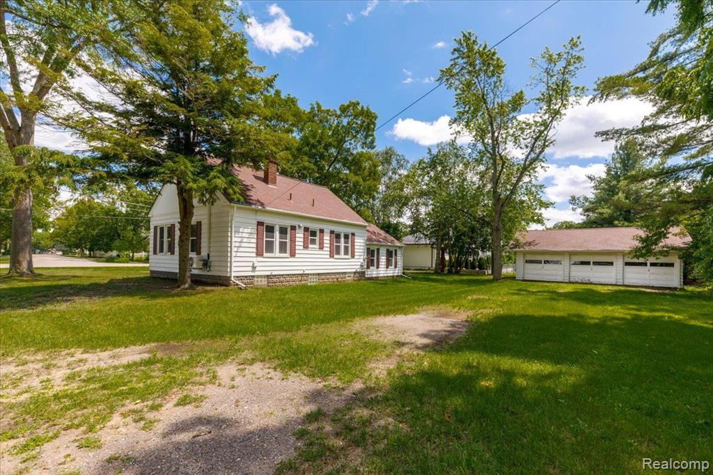 159 N WASHINGTON Street, Lake Orion, MI 48362 — Photo 2