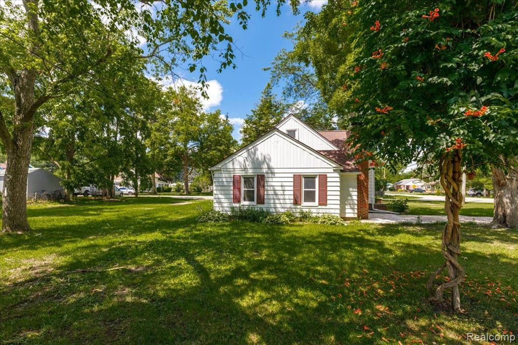 159 N WASHINGTON Street, Lake Orion, MI 48362 — Photo 3