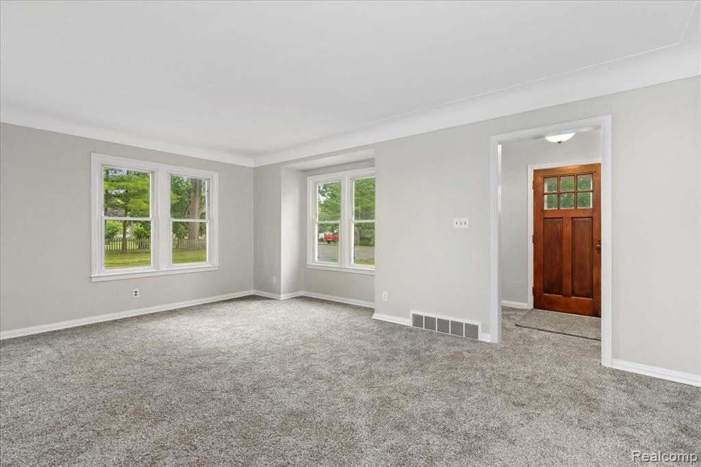 159 N WASHINGTON Street, Lake Orion, MI 48362 — Photo 5