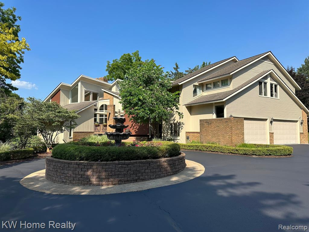 4501 ORCHARD TRAIL, Orchard Lake Village, MI 48324 — front exterior