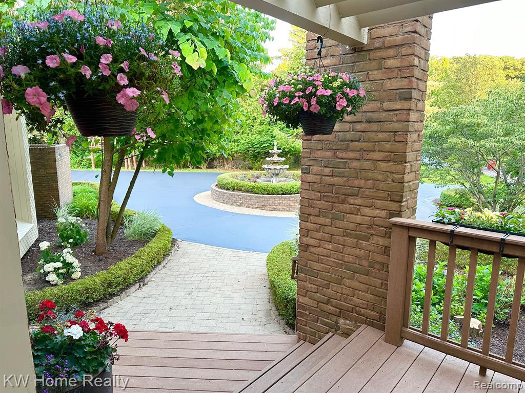 4501 ORCHARD TRAIL, Orchard Lake Village, MI 48324 — Photo 13