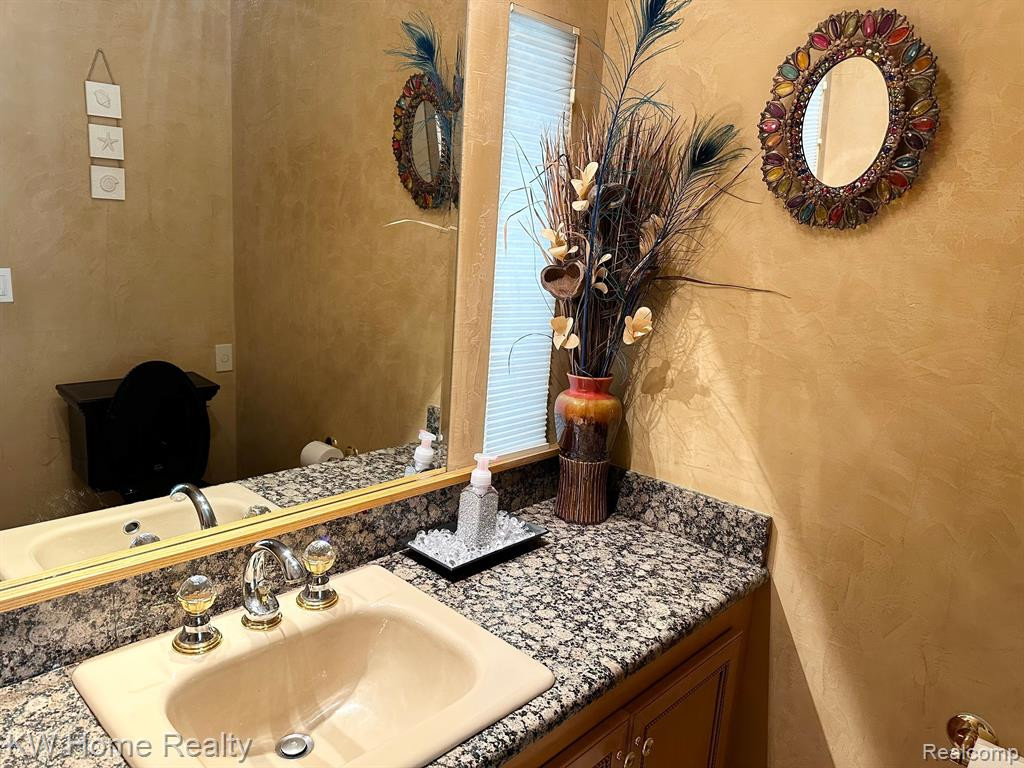 4501 ORCHARD TRAIL, Orchard Lake Village, MI 48324 — Photo 35