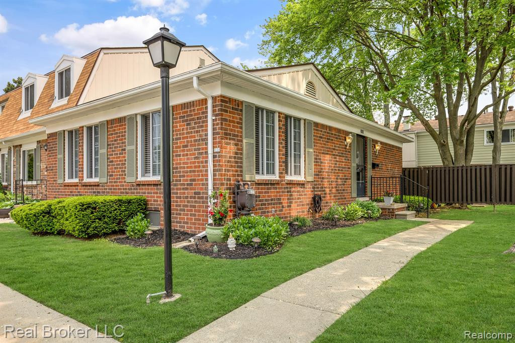 1830 WICKHAM Street, Royal Oak, MI 48073 — front exterior