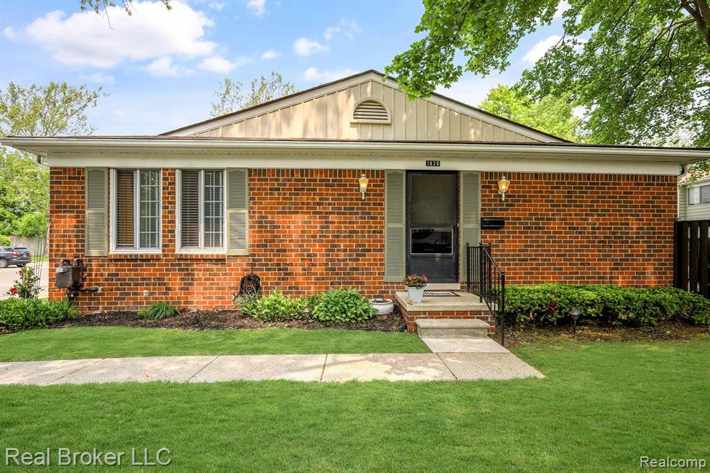 1830 WICKHAM Street, Royal Oak, MI 48073 — Photo 2