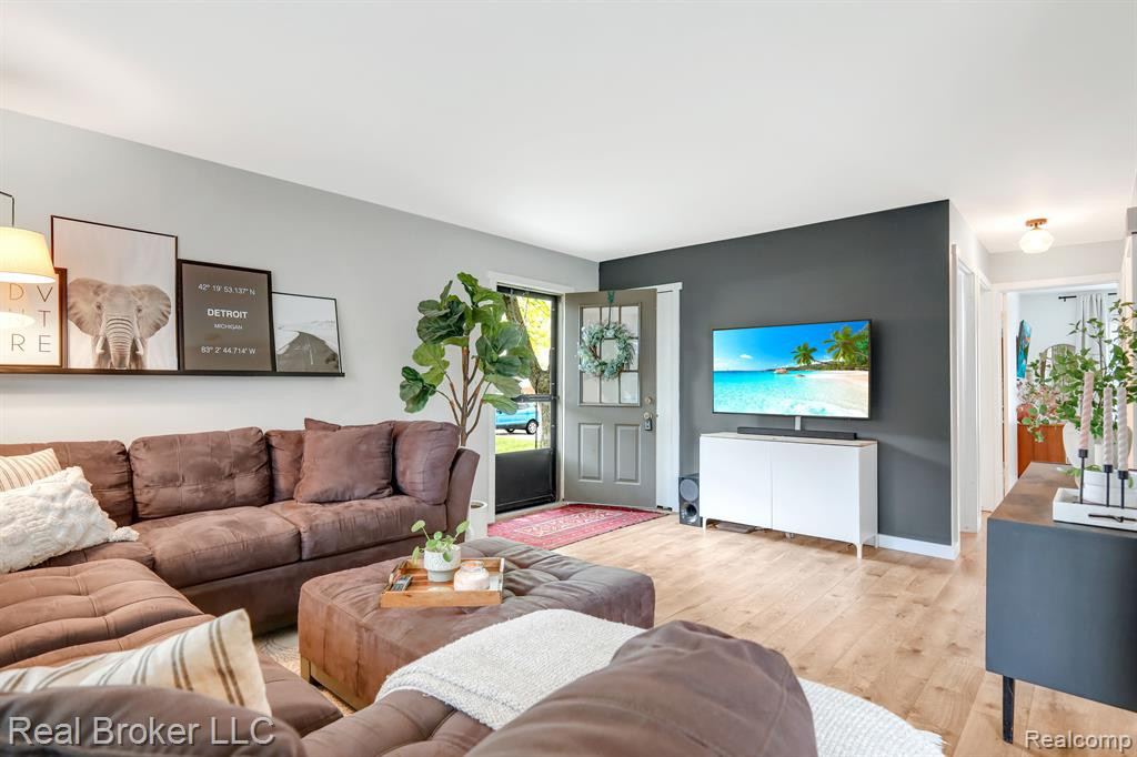 1830 WICKHAM Street, Royal Oak, MI 48073 — Photo 3