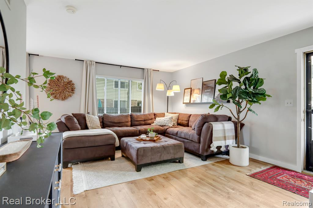 1830 WICKHAM Street, Royal Oak, MI 48073 — Photo 5