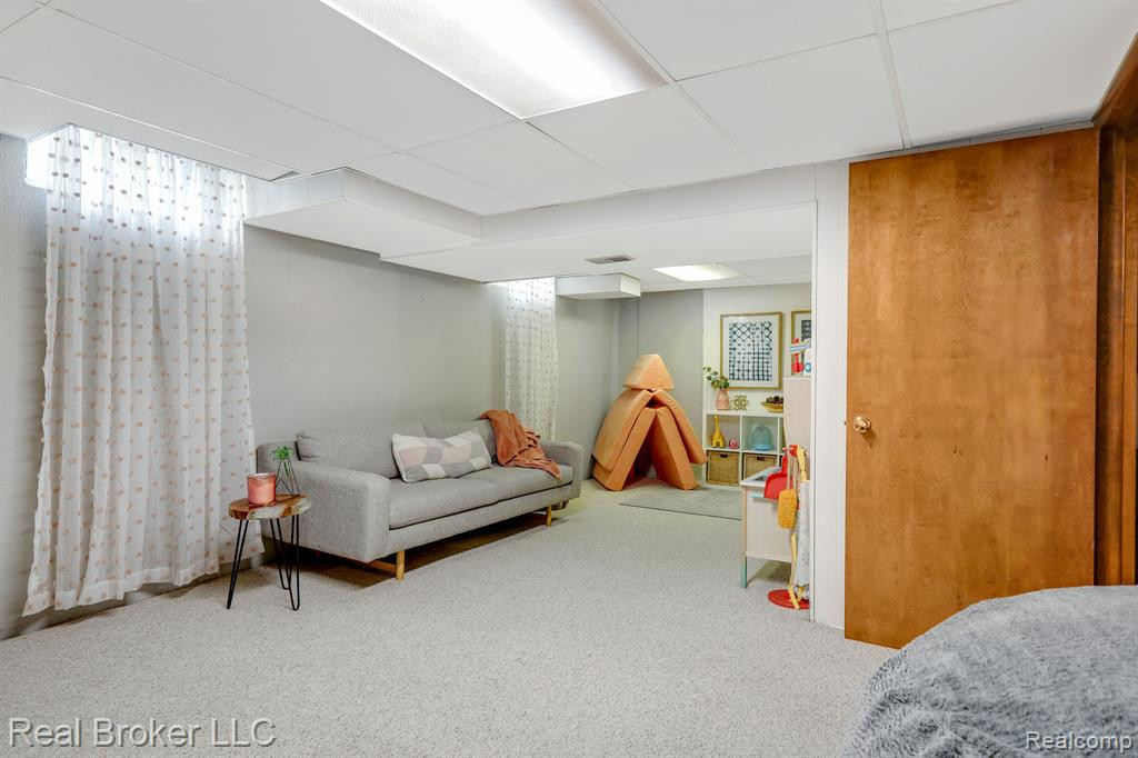 1830 WICKHAM Street, Royal Oak, MI 48073 — Photo 18
