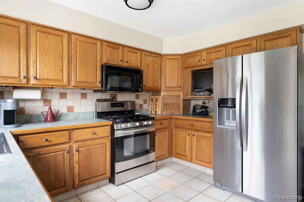 23433 Hollweg Street, Armada, MI — Photo 15