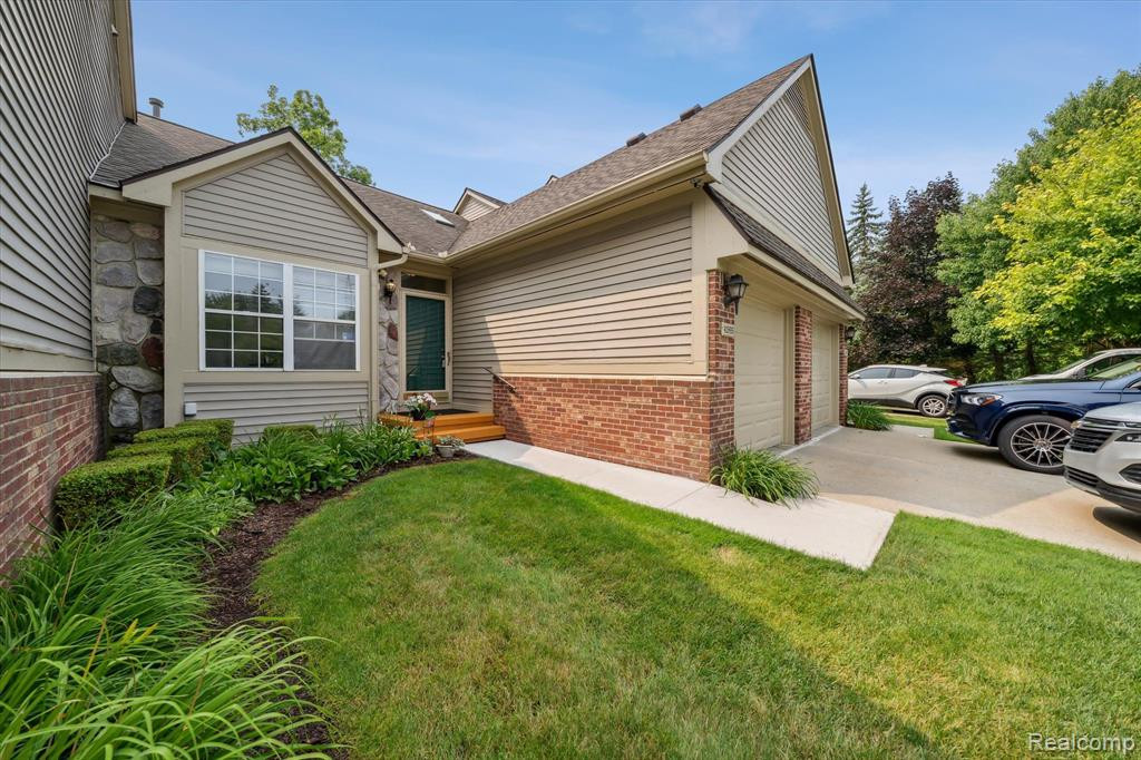 41995 ARROWHEAD Drive, Novi, MI 48377 — front exterior