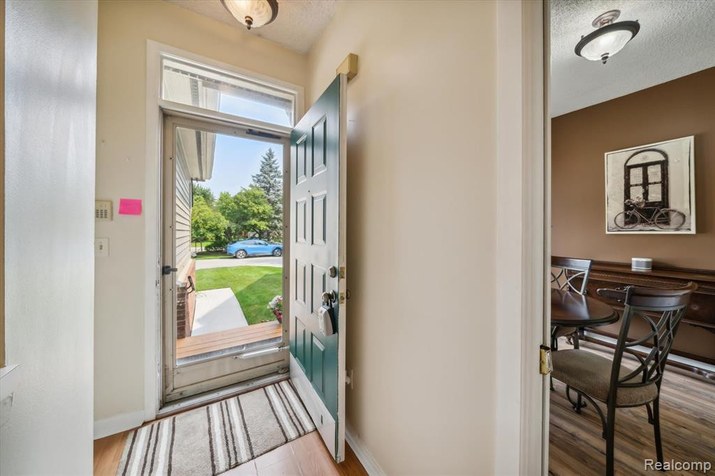41995 ARROWHEAD Drive, Novi, MI 48377 — Photo 3