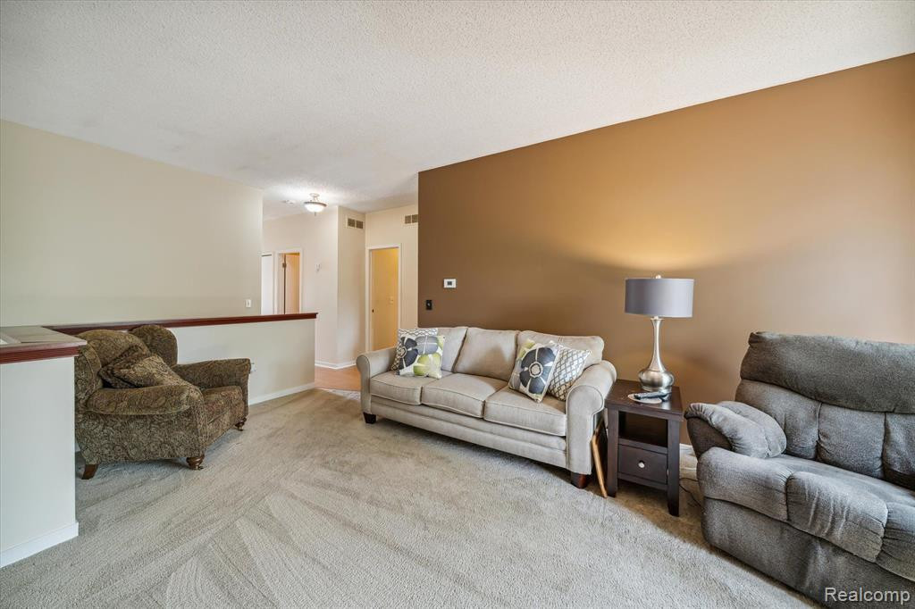 41995 ARROWHEAD Drive, Novi, MI 48377 — Photo 4