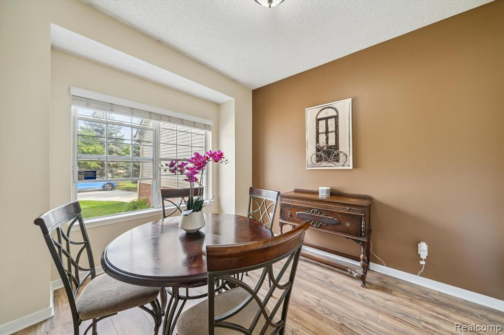 41995 ARROWHEAD Drive, Novi, MI 48377 — Photo 8