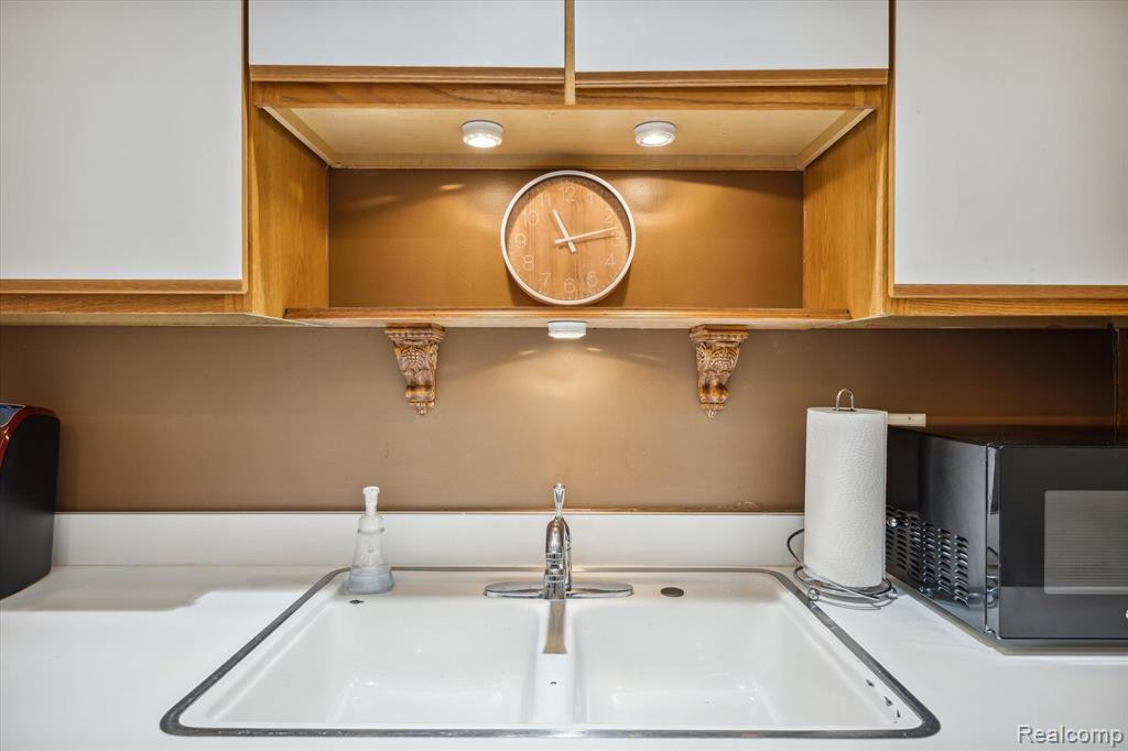 41995 ARROWHEAD Drive, Novi, MI 48377 — Photo 16
