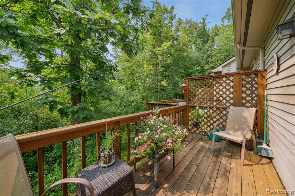 41995 ARROWHEAD Drive, Novi, MI 48377 — Photo 32