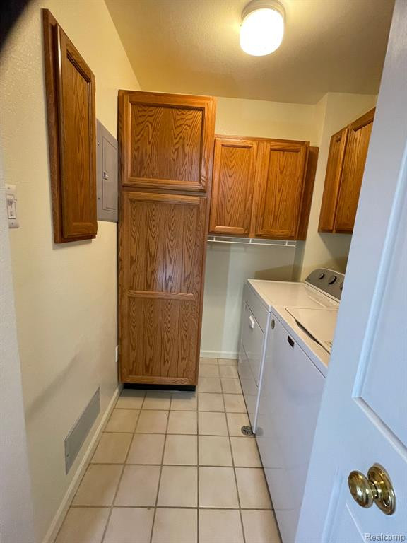 605 CURZON Court, 103, Howell, MI 48843 — Photo 9