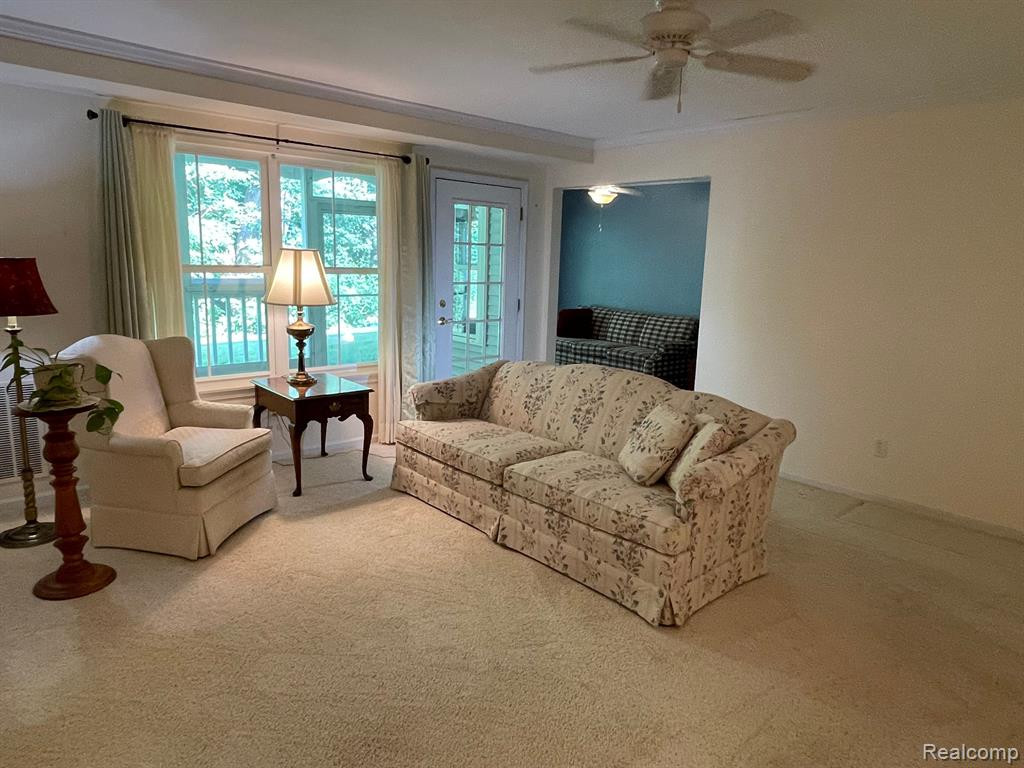 605 CURZON Court, 103, Howell, MI 48843 — Photo 10