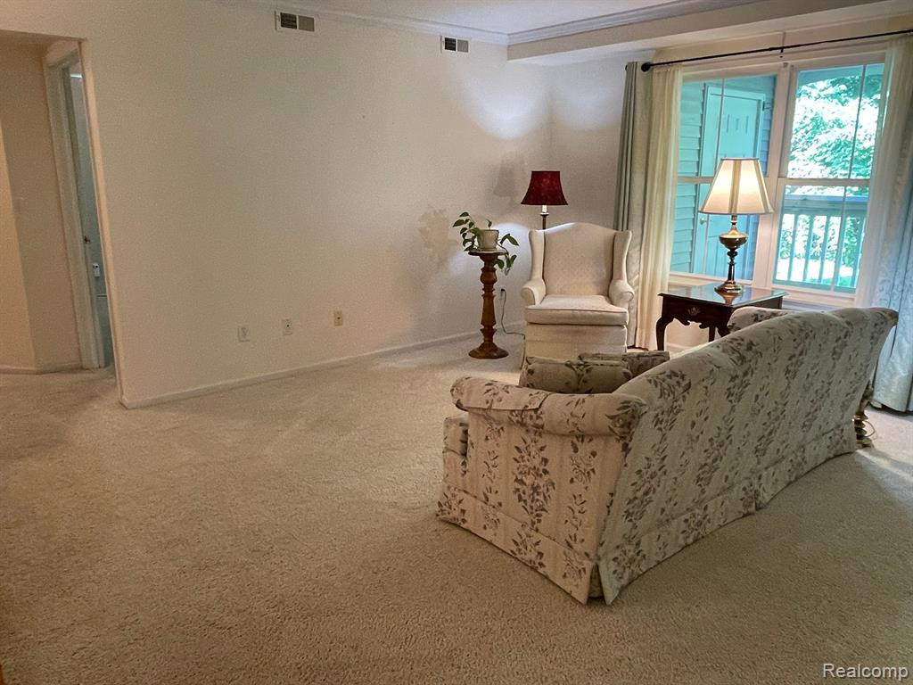 605 CURZON Court, 103, Howell, MI 48843 — Photo 11