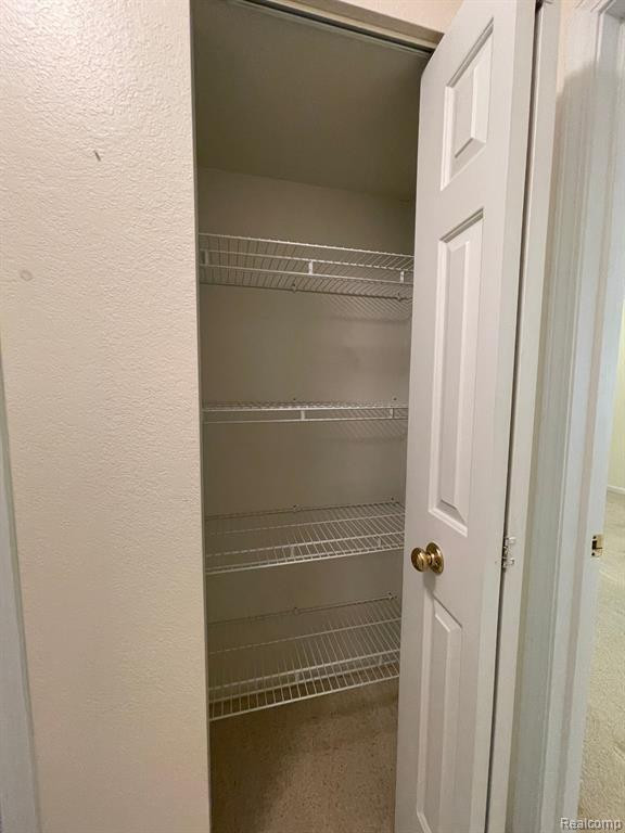 605 CURZON Court, 103, Howell, MI 48843 — Photo 17
