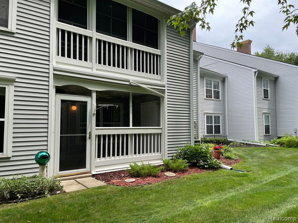 605 CURZON Court, 103, Howell, MI 48843 — Photo 32