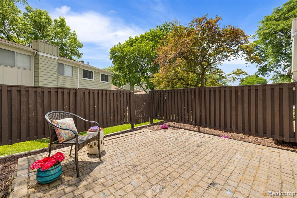 1973 SEABRIGHT Court, 285, Royal Oak, MI 48073 — Photo 6