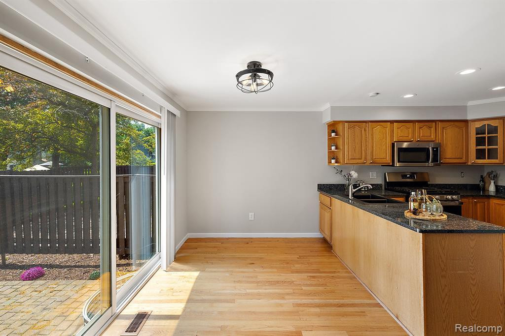 1973 SEABRIGHT Court, 285, Royal Oak, MI 48073 — Photo 15