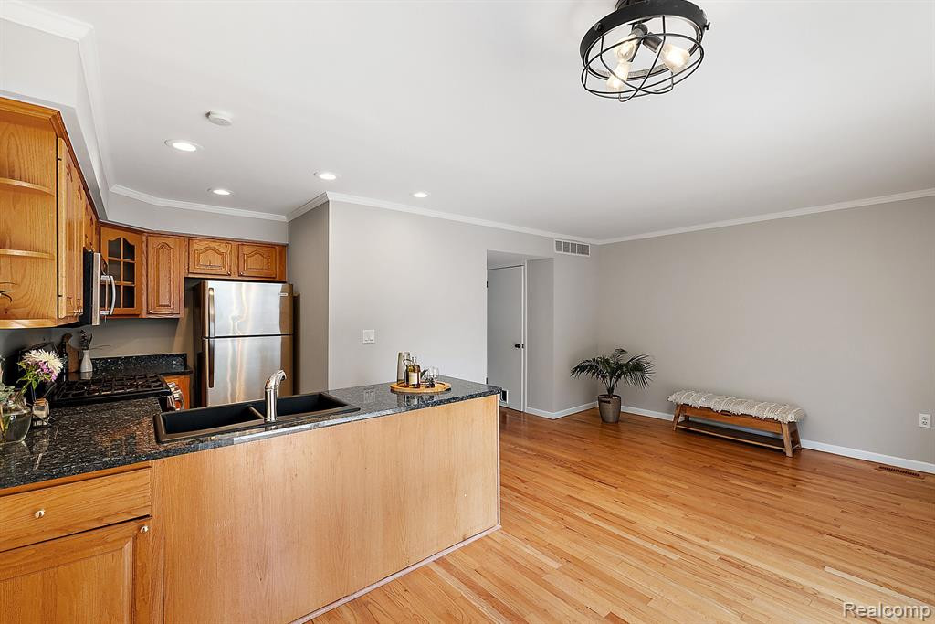 1973 SEABRIGHT Court, 285, Royal Oak, MI 48073 — Photo 17