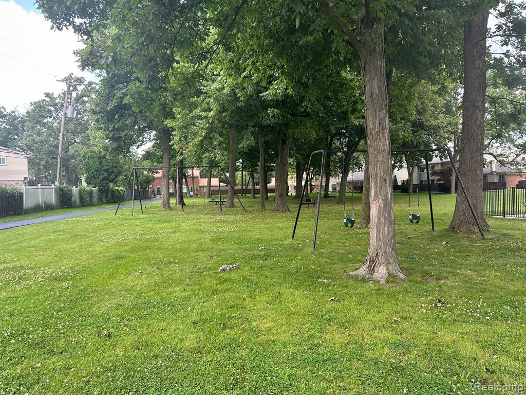 1973 SEABRIGHT Court, 285, Royal Oak, MI 48073 — Photo 34