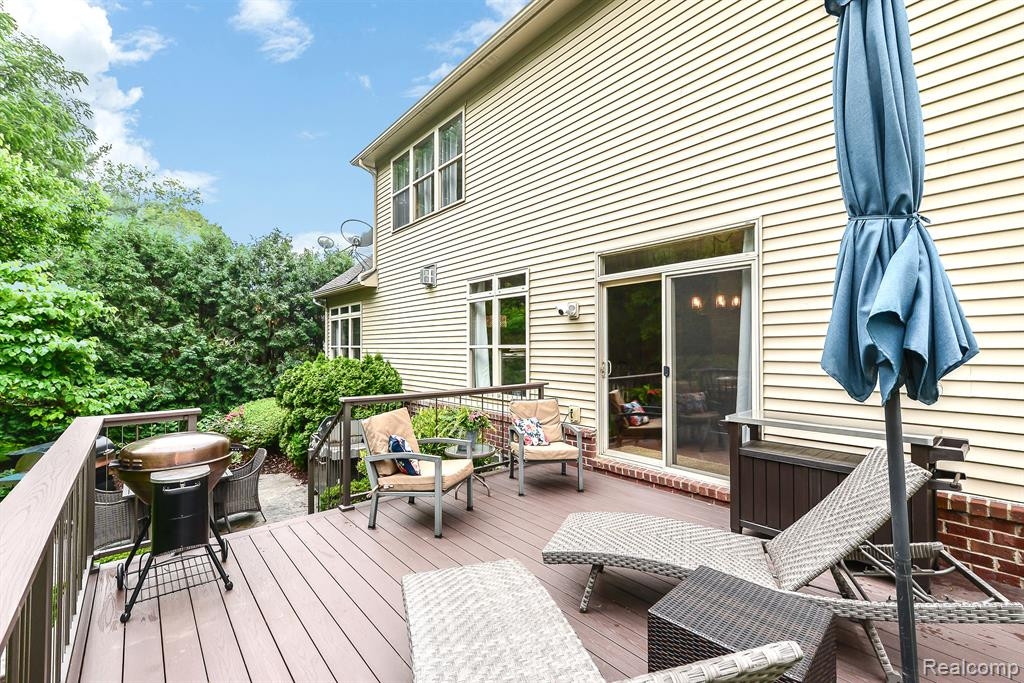 130 SINGH Boulevard, South Lyon, MI 48178 — Photo 32