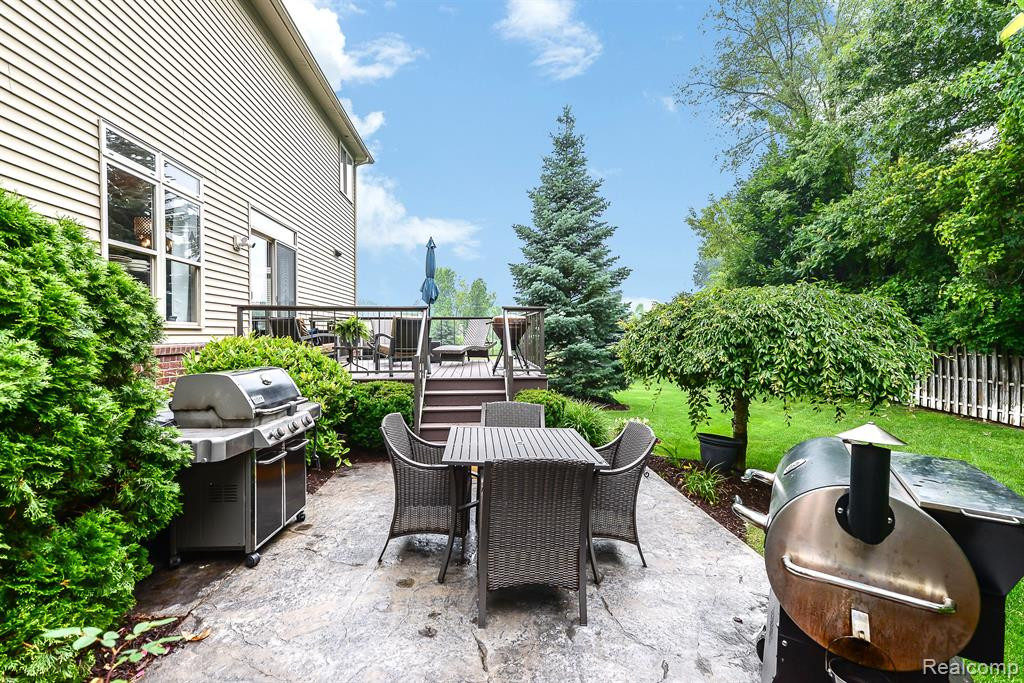 130 SINGH Boulevard, South Lyon, MI 48178 — Photo 34