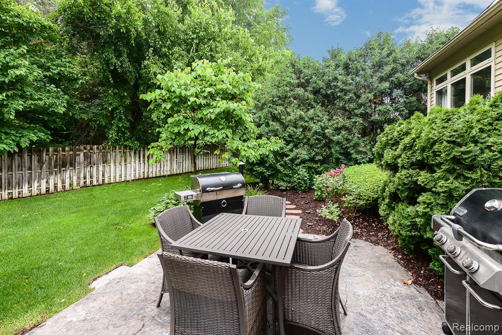 130 SINGH Boulevard, South Lyon, MI 48178 — Photo 36