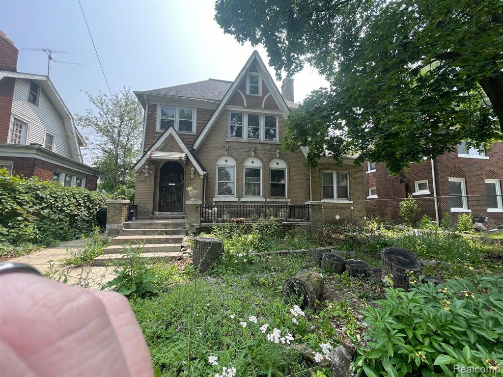555 W GREENDALE, Highland Park, MI 48203 — Photo 2
