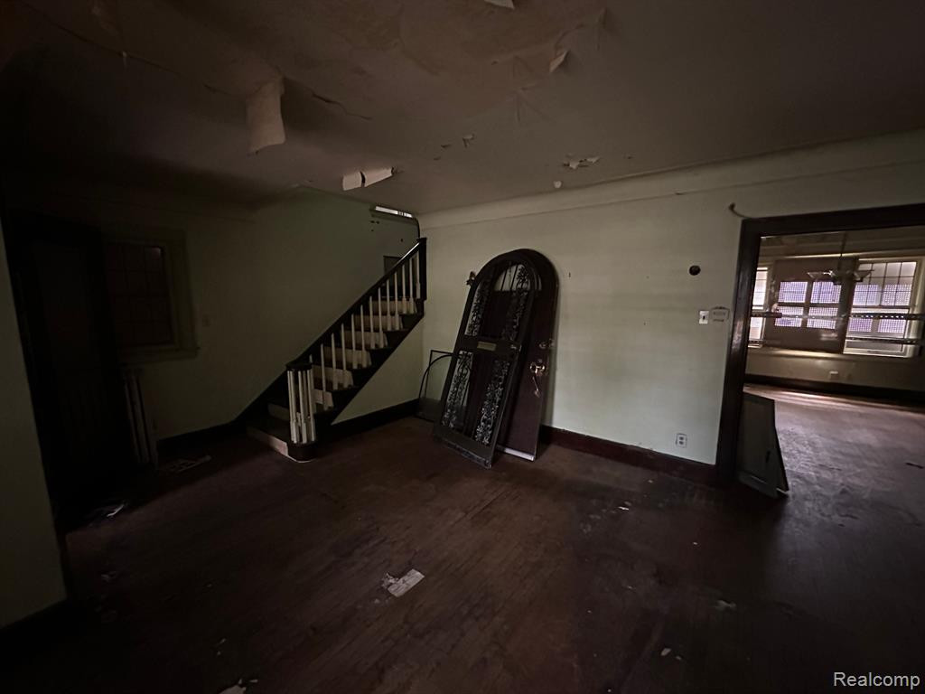 555 W GREENDALE, Highland Park, MI 48203 — Photo 3