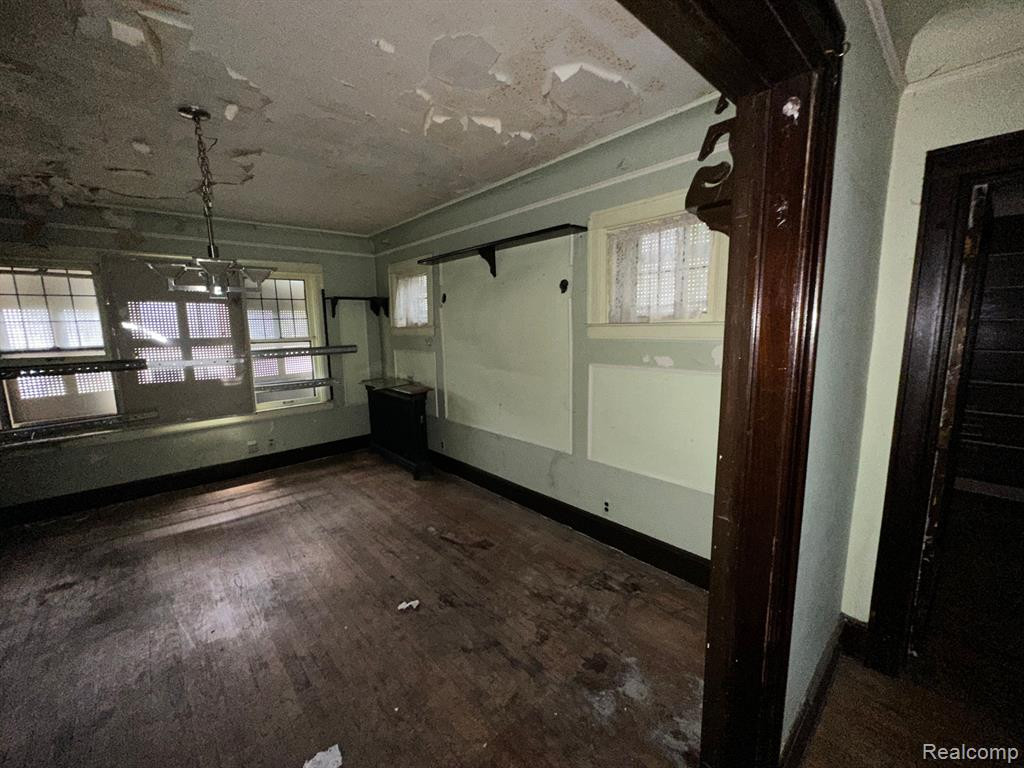 555 W GREENDALE, Highland Park, MI 48203 — Photo 17
