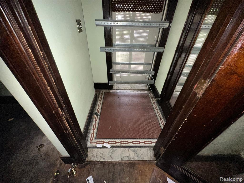 555 W GREENDALE, Highland Park, MI 48203 — Photo 18