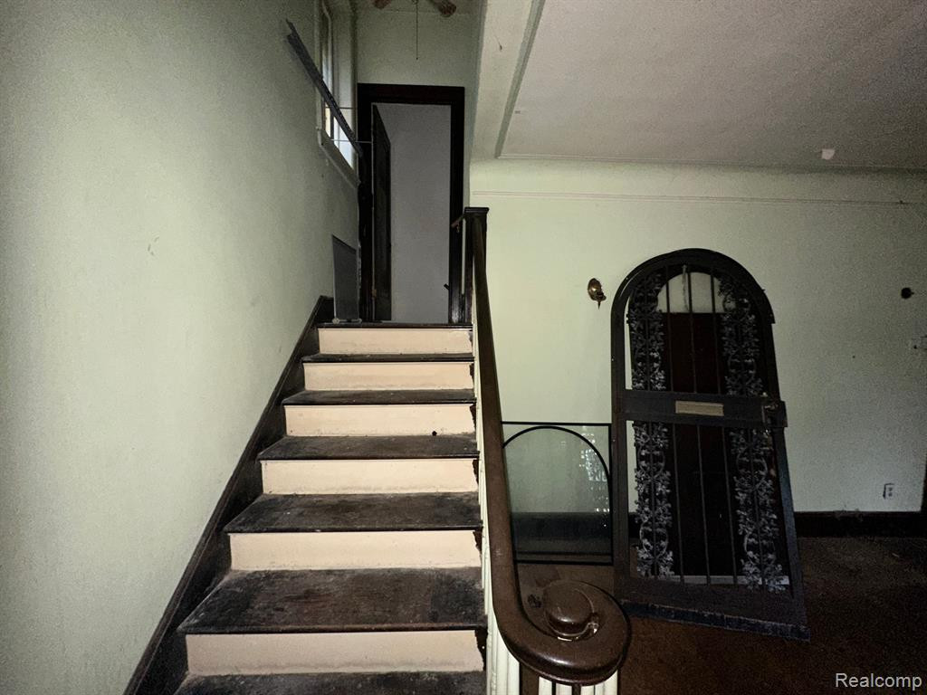 555 W GREENDALE, Highland Park, MI 48203 — Photo 20