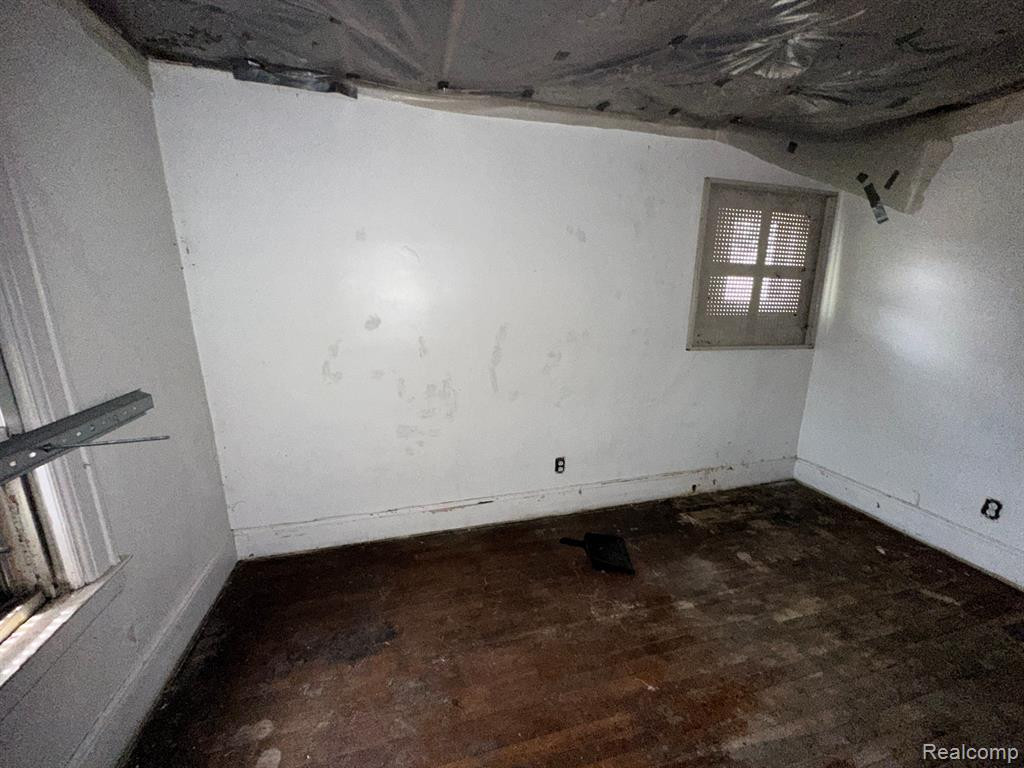 555 W GREENDALE, Highland Park, MI 48203 — Photo 33