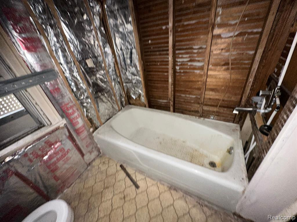 555 W GREENDALE, Highland Park, MI 48203 — Photo 38
